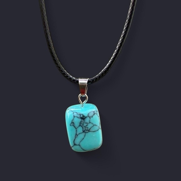 Blue Howlite Pendant Necklace - Picture 1 of 3